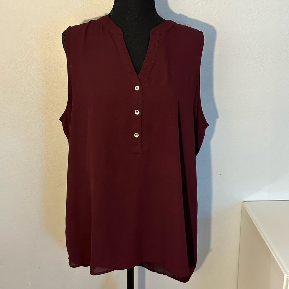Ny&co burgundy crepe tank.